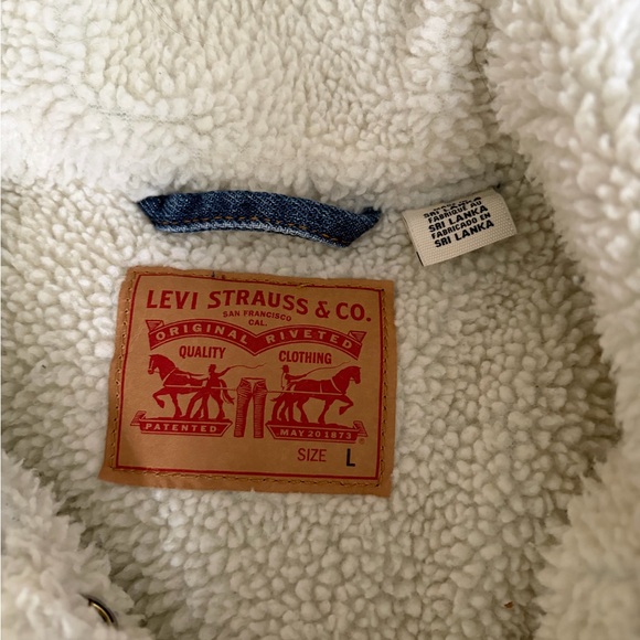 LEVIS oversized boyfriend jean jacket - Picture 3 of 3